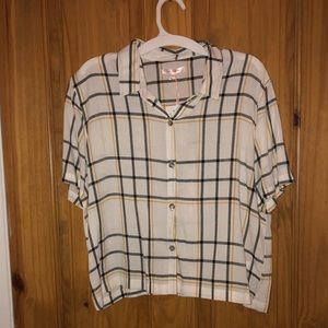Plaid-patterned button down white cropped shirt